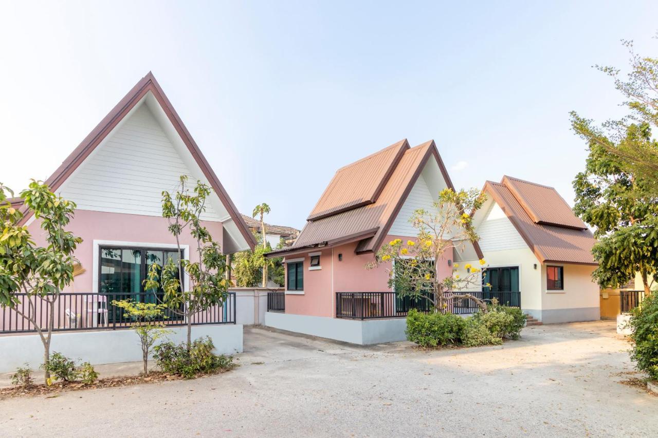 Oyo 798 Reurn Mareena Resort Nakhonratchasima Esterno foto